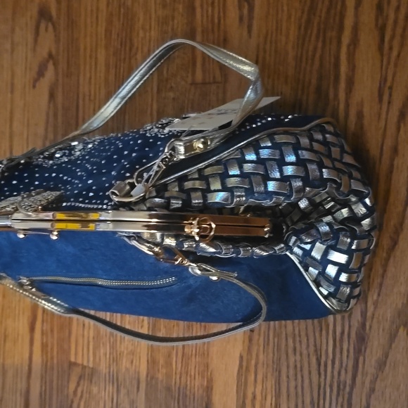 Luxerious Rhinestone purse - Picture 6 of 9